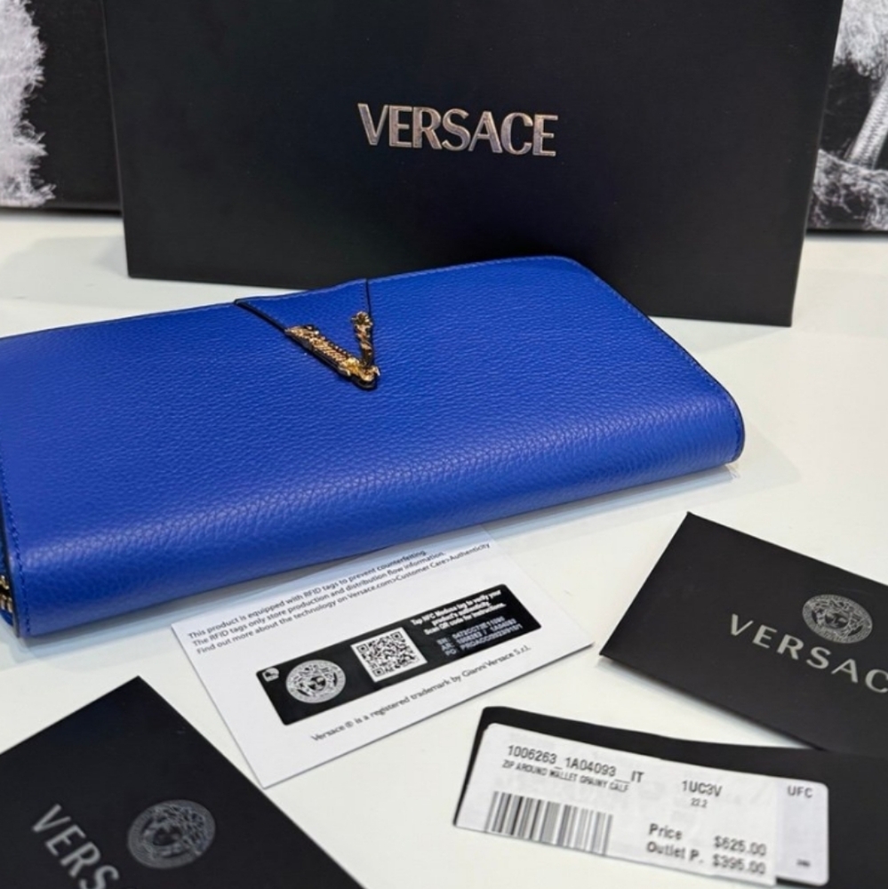 Versace Virtus Zip Around Wallet/ BNWT - Picture 1 of 6